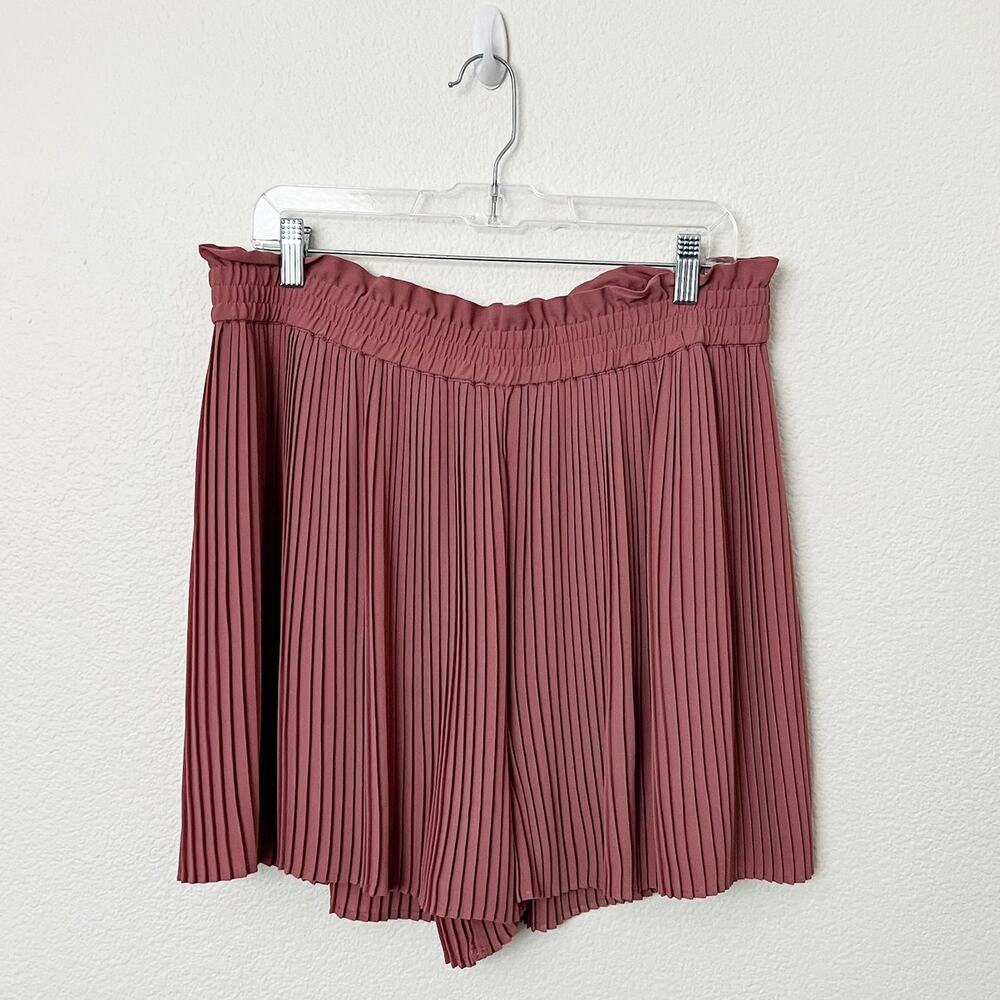 [Express] Dusty Rose Blush Pink Pleated Elastic Waist Flowy Shorts NWT Sz Large